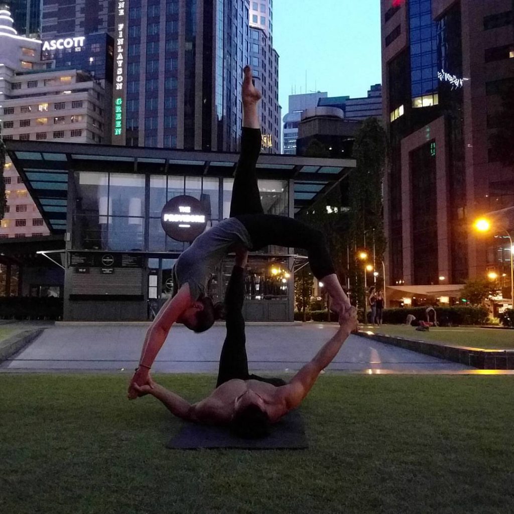 acro-yoga-singapore